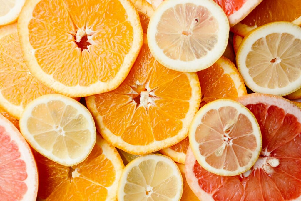 Frutas cítricas fatiadas, fonte natural de vitamina C